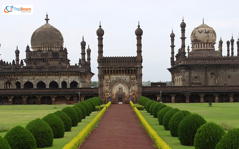 Ideal Time to Visit Gol Gumbaz